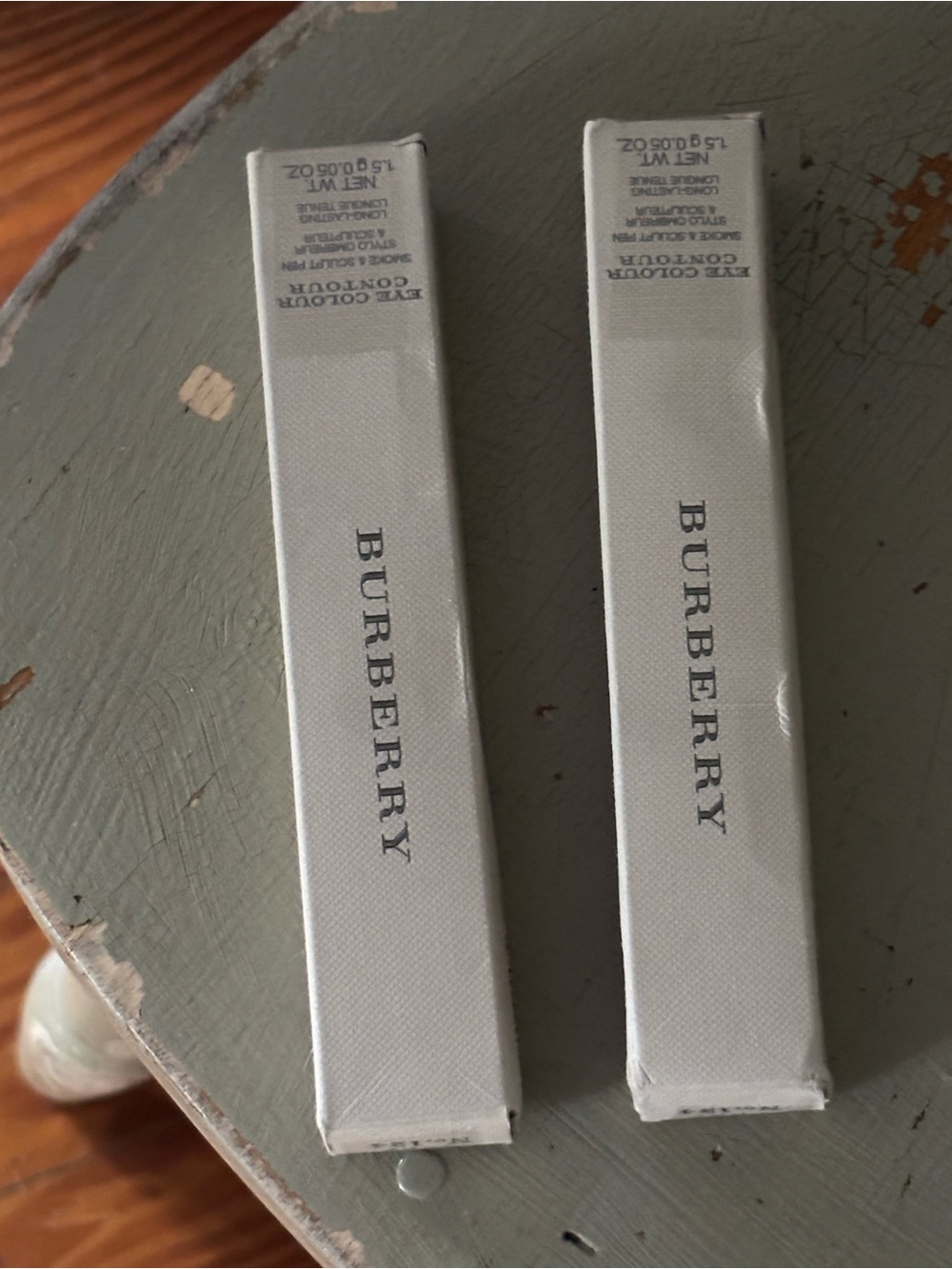 Burberry  no 124 eye contour stone gray  Packaging Duo